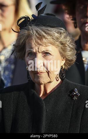 RHENEN - 04/05/2023, Altesse Royale la princesse Margriet, le professeur Pieter van Vollenhoven et son Altesse le prince Pieter-Christiaan pendant la Journée nationale de commémoration militaire à l'Ereveld militaire de Grebbeberg. ANP VINCENT JANNINK pays-bas sortie - belgique sortie Banque D'Images