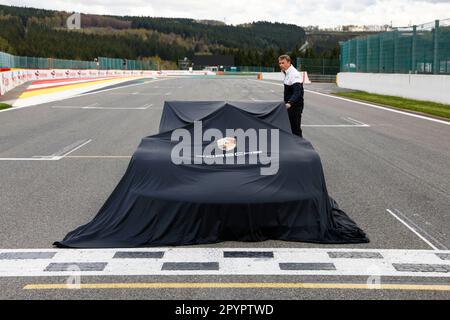 Porsche 963, Porsche Penske Motorsport, présentation du design spécial le Mans 2023, révèle la décoration spéciale le Mans 2023, Holger Eckhardt Banque D'Images