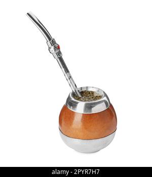 Calabash et bombilla avec thé de maté sur fond blanc Banque D'Images