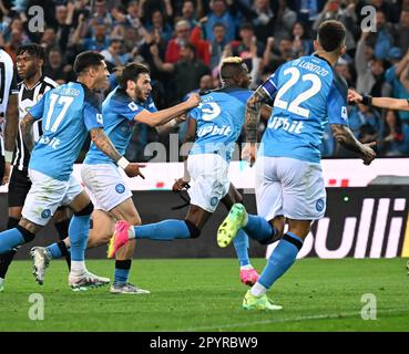 Udine, Italie. 4th mai 2023. Victor Osimhen (2nd R) de Naples célèbre son but lors de la série Un match de football entre Napoli et Udinese à Udine, Italie, sur 4 mai 2023. Crédit: Alberto Lingria/Xinhua/Alay Live News Banque D'Images