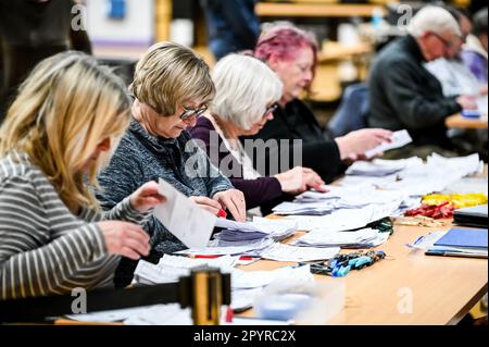 Grimsby, Royaume-Uni, 4th mai 2023. Dépouillement des votes lors des élections locales du Conseil du Nord-est du Lincolnshire, Grimsby Auditorium, Grimsby, UK.Credit: Jon Corken/Alay Live News Banque D'Images