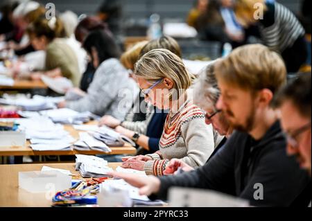 Grimsby, Royaume-Uni, 4th mai 2023. Dépouillement des votes lors des élections locales du Conseil du Nord-est du Lincolnshire, Grimsby Auditorium, Grimsby, UK.Credit: Jon Corken/Alay Live News Banque D'Images