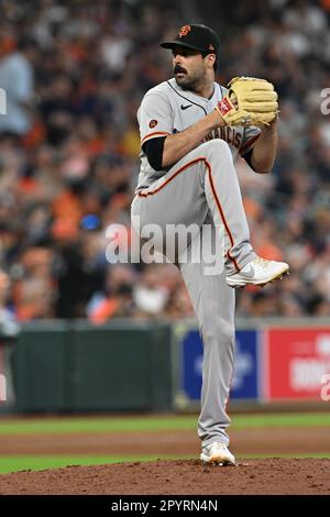 San Francisco Giants cruche de secours Scott Alexander (54) dans le fond du huitième repas pendant le match MLB entre les San Francisco Giants et t Banque D'Images