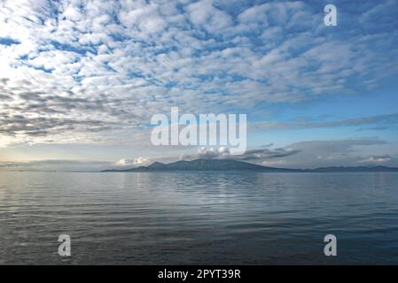 vue sur la mer Égée sous un ciel spectaculaire Banque D'Images