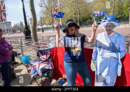 © Jeff Moore 03/May/2023 les fans de Royal ont commencé à prendre leurs places dans le Mall près de Buckingham Palace avant ce week-end Coronation of King Char Banque D'Images