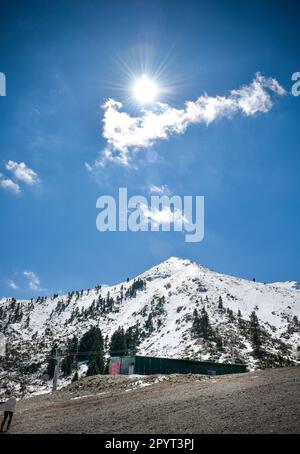 Paysage enneigé à Kalavryta, Grèce. Banque D'Images