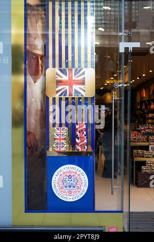 Vitrine de saut patriotique célébrant le couronnement de Charles III Banque D'Images