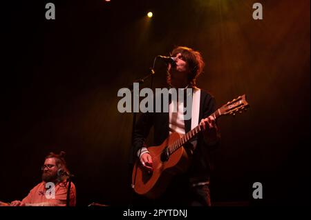 Birmingham, Royaume-Uni.04th mai 2023. Peter Doherty sur scène avec Trampolène à la fin de leur performance d'ouverture à son spectacle acoustique solo au O2 Academy Institute. Cristina Massei/Alamy Live News Banque D'Images