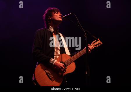 Birmingham, Royaume-Uni.04th mai 2023. Peter Doherty sur scène avec Trampolène à la fin de leur performance d'ouverture à son spectacle acoustique solo au O2 Academy Institute. Cristina Massei/Alamy Live News Banque D'Images