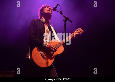 Birmingham, Royaume-Uni.04th mai 2023. Peter Doherty sur scène avec Trampolène à la fin de leur performance d'ouverture à son spectacle acoustique solo au O2 Academy Institute. Cristina Massei/Alamy Live News Banque D'Images