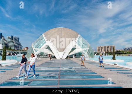 L'Hemisfèric dans la Cité des Arts et des Sciences (la Ciudad de las Artes y las Ciencias) à València, Espagne, (architecte Santiago Calatfava) Banque D'Images