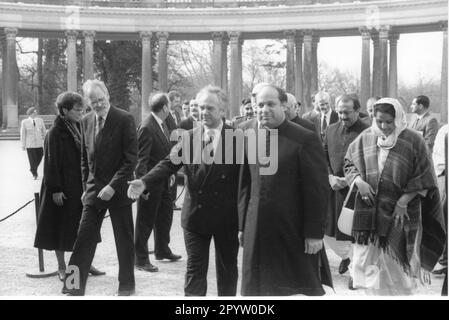 Le Premier ministre pakistanais Muhammad nawaz Sharif s'est également rendu au Palais de Sanssouci à Potsdam lors de sa visite en Allemagne, où il a rencontré le Premier ministre Manfre Stolpe.photo : MAZ/Bernd Gartenschläger, 02.04.1993 [traduction automatique] Banque D'Images