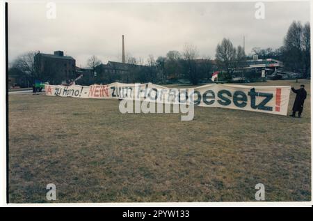 Potsdam action manifestation contre l'excavation du village Horno à l'extraction de charbon brun opencast promotion minière, dans le Parlement fédéral de l'Etat il ya eu la lecture de 1st à la loi Horno, initiative citoyenne, Brauhausberg, politique énergétique, Lauritz, Vattenfall, photo de 20.02.1997 photo: MAZ/Bernd Gartenschläger [traduction automatique] Banque D'Images