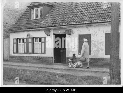 Potsdam Babelsberg KPD Party pub restaurant Pelz 1935 ??? Mühlenstraße 7 historique. Photo: MAZ/Picture Archive/Max Bluhm [traduction automatique] Banque D'Images