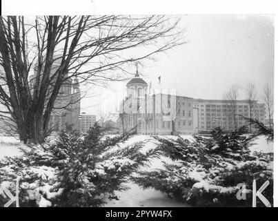 Potsdam Alter Markt avec la vieille mairie et le nouveau bloc d'appartements hiver 1986 photo: MAZ/Michael Hübner [traduction automatique] Banque D'Images