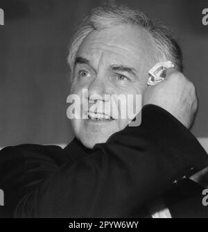 Manfred Stolpe, homme politique allemand, a réélu le ministre président du Brandebourg. Photo: MAZ/Bernd Gartenschläger. [traduction automatique] Banque D'Images