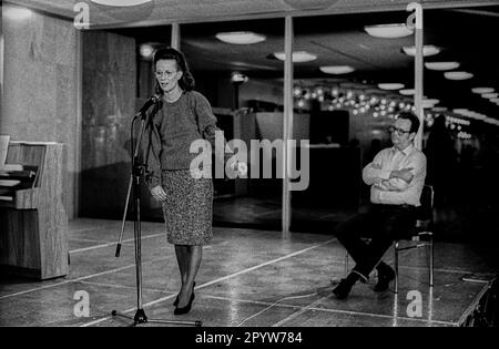 GDR, Berlin, 18.03.1989, Journée des Arts, Palais de la République, actrice Karin Gregorek, [traduction automatique] Banque D'Images