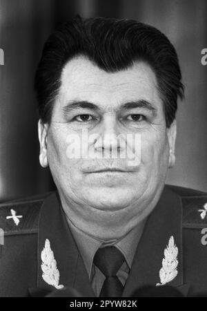 Allemagne, Bonn, 12 novembre 1991. archiver. 29-68-37 le ministre de la Défense de l'URSS, Shaposhnikov, à Bonn photo: Maréchal Yevgeny Ivanovich Shaposhnikov, [traduction automatique] Banque D'Images