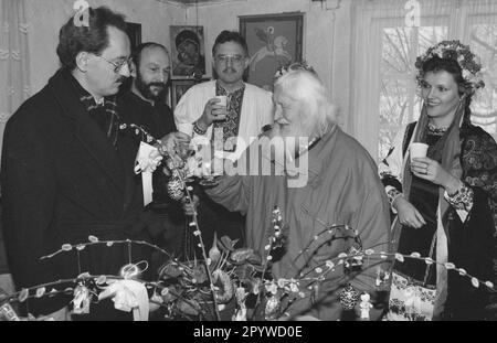 Timofeij Prochorow (au centre) célèbre dans sa chapelle de Louis Spiridon Weg à Munich. Sur la gauche, Christian Ude, maire de Munich, sur la droite Petra Kischkel. [traduction automatique] Banque D'Images