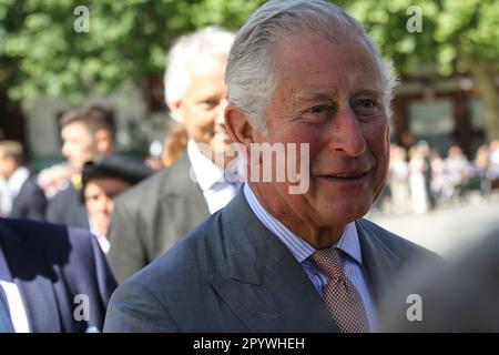 Salisbury, Wiltshire, Royaume-Uni. 18th juin 2018. Le roi Charles III (anciennement Prince Charles) et la reine Consort (anciennement duchesse de Cornwall) se sont rendu à Salisbury en juin 2018, peu après l'incident russe de Spy Novichok. Banque D'Images