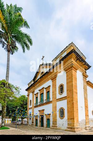 Célèbre église dans le centre historique de l'ancienne et de la ville De Paraty sur la côte sud de l'état de Rio de Janeiro fondée au XVIIe siècle Banque D'Images