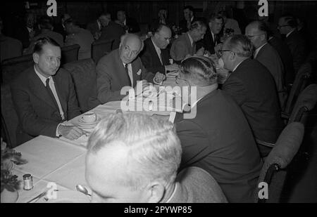 Réunion de la Chambre de commerce américaine (AHK) à l'Hôtel Kempinski à Berlin, octobre 1955. Banque D'Images