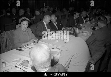 Réunion de la Chambre de commerce américaine (AHK) à l'Hôtel Kempinski à Berlin, octobre 1955. Banque D'Images