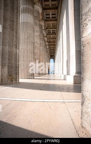 Bâtiment historique de Valhalla au printemps, Ratisbonne, Bavière, Allemagne Banque D'Images