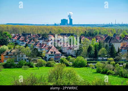 Immobilier, centrale au charbon Lippendorf dans le dos, Leipzig, Saxe, Allemagne Banque D'Images