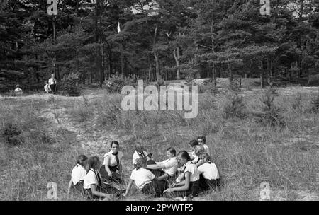 Fille dans un camp d'été de la Ligue des filles allemandes à Karlshagen. Photo non datée d'environ 1937. Banque D'Images