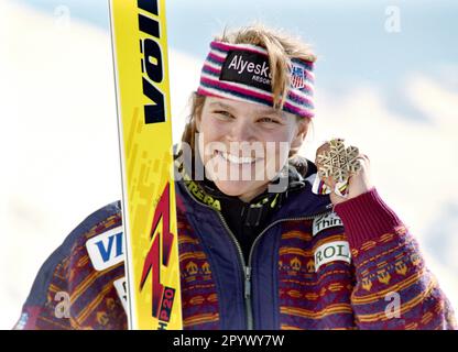 SKI ALPIN SAISON 95/96 Championnats du monde 1996 Sierra Nevada Downhill Women 18.02.1996 Hilary LINDH (USA) avec sa médaille. PHOTO: WEREK Press photo Agency xxNOxMODELxRELEASExx [traduction automatique]- AUTRICHE OUT Banque D'Images