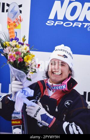 SKI ALPIN SAISON 92/93 Championnats du monde 1993 Morioka Shizukuishi combinaison femmes 05.02.1993 Miriam VOGT (GER) hourra sur le podium xxNOxMODELxRELEASExx [traduction automatique]- AUTRICHE OUT Banque D'Images