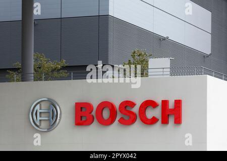 Robert Bosch Semiconductor Manufacturing Dresden GmbH, logo sur le bâtiment, usine de puces, usine de semi-conducteurs, Saxe, Allemagne Banque D'Images