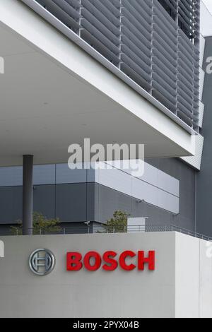 Robert Bosch Semiconductor Manufacturing Dresden GmbH, logo sur le bâtiment, usine de puces, usine de semi-conducteurs, Saxe, Allemagne Banque D'Images