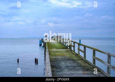 Ancienne jetée sur le front de mer de Sassnitz, Mecklembourg-Poméranie occidentale, Île Rugen, Allemagne, Europe. Banque D'Images