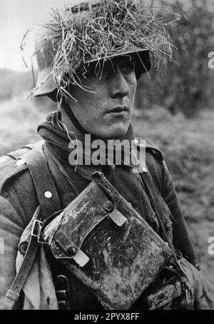 Fantassin allemand pendant les combats à Sébastopol, Crimée. Photo: Weber [traduction automatique] Banque D'Images