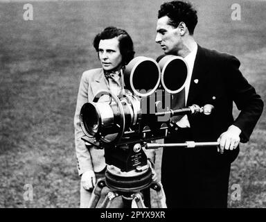 Leni Riefenstahl et le caméraman Hans Ertl pendant les Jeux Olympiques de Berlin. [traduction automatique] Banque D'Images