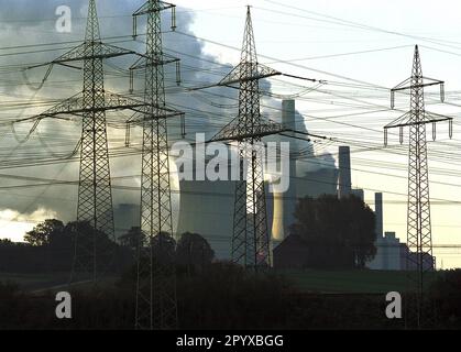 Centrale électrique à lignite RWE près de Niederaussem. [traduction automatique] Banque D'Images