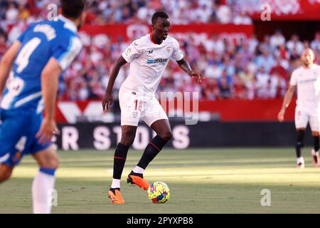 Séville, Espagne. 04th mai 2023. Pape Gueye (18) du FC Sevilla vu pendant le match LaLiga Santander entre le FC Sevilla et Espanyol à l'Estadio Ramon Sanchez Pizjuan à Séville. (Crédit photo : Gonzales photo/Alamy Live News Banque D'Images