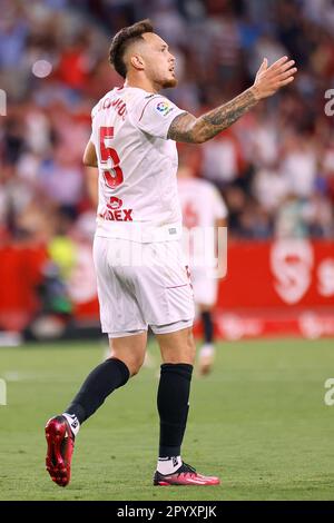 Séville, Espagne. 04th mai 2023. Lucas Ocampos (5) de Sevilla FC vu pendant le match LaLiga Santander entre Sevilla FC et Espanyol à l'Estadio Ramon Sanchez Pizjuan à Séville. (Crédit photo : Gonzales photo/Alamy Live News Banque D'Images