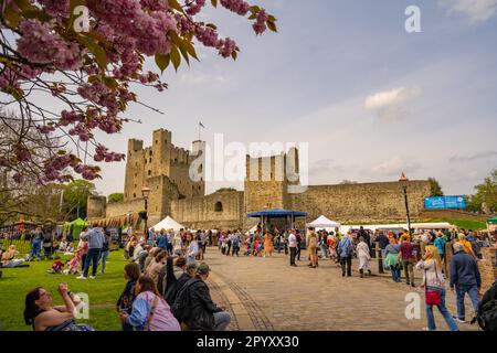 Vue sur le château de Rochester pendant le festival des brucelles de 2023 Banque D'Images