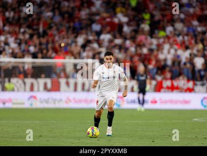 Séville, Espagne. 03rd mai 2023. Séville, Espagne 3 mai 2023 Lamela (2 Séville) regarde pendant le match du jour numéro 32 de la ligue Santander entre Sevilla FC et Gérone au stade Sanchez Pizjuan (Lorena Martin/SPP) crédit: SPP Sport presse photo. /Alamy Live News Banque D'Images