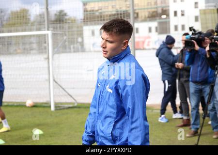 Saint-Pétersbourg, Russie. 05th mai 2023. Andrey Mostovoy, du club de football de Zenit, se réchauffe lors de la session d'entraînement au centre de formation de Gazprom avant le match de la première ligue russe de 26th, Zenit Saint-Pétersbourg - Spartak Moscou. Crédit : SOPA Images Limited/Alamy Live News Banque D'Images