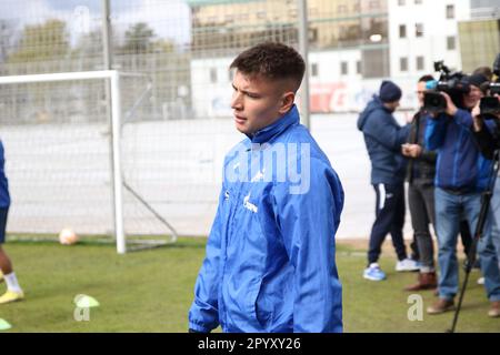 Saint-Pétersbourg, Russie. 05th mai 2023. Andrey Mostovoy, du club de football de Zenit, se réchauffe lors de la session d'entraînement au centre de formation de Gazprom avant le match de la première ligue russe de 26th, Zenit Saint-Pétersbourg - Spartak Moscou. (Photo de Maksim Konstantinov/SOPA Images/Sipa USA) crédit: SIPA USA/Alay Live News Banque D'Images