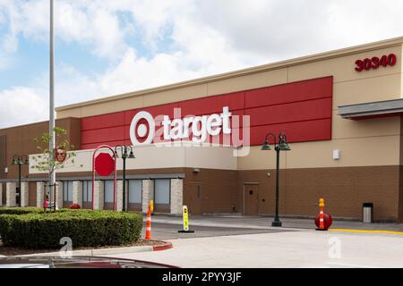 Menifee, CA, États-Unis - 3 mai 2023 : devant du grand magasin Target Banque D'Images