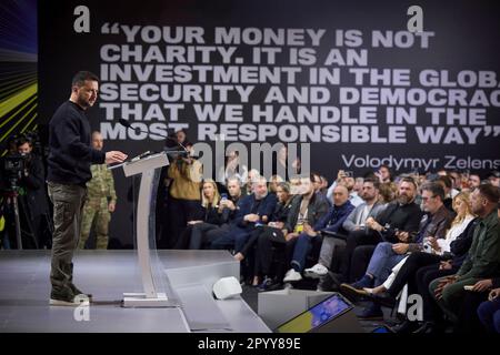 Kiev, Ukraine. 05th mai 2023. Le président ukrainien Volodymyr Zelenskyy a accueilli le sommet du pouvoir de l'unité pour les ambassadeurs de l'association caritative de collecte de fonds de United24, 5 mai 2023, à Kiev, en Ukraine. L'organisme international de bienfaisance a recueilli plus de $330 millions de dollars pour soutenir les hôpitaux et reconstruire l'Ukraine. Crédit: Sarsenov Daniiar/Bureau de presse présidentiel ukrainien/Alamy Live News Banque D'Images
