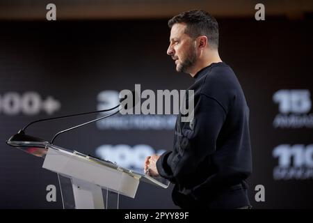 Kiev, Ukraine. 05th mai 2023. Le président ukrainien Volodymyr Zelenskyy a accueilli le sommet du pouvoir de l'unité pour les ambassadeurs de l'association caritative de collecte de fonds de United24, 5 mai 2023, à Kiev, en Ukraine. L'organisme international de bienfaisance a recueilli plus de $330 millions de dollars pour soutenir les hôpitaux et reconstruire l'Ukraine. Crédit: Sarsenov Daniiar/Bureau de presse présidentiel ukrainien/Alamy Live News Banque D'Images