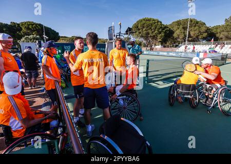 Vilamoura, Portugal, 05th mai 2023. Maikel Scheffers, joueur de tennis en fauteuil roulant, et Ruben Spaargaren, des pays-Bas, lors de la coupe de l'équipe mondiale en fauteuil roulant 2023 à l'Académie de tennis de Vilamoura. Photo: Frank Molter Banque D'Images