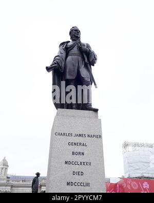 Londres, Royaume-Uni. 02nd mai 2023. Londres, Angleterre, 2 mai 2023 : monuments de Londres, statue de Charles James Napier à Trafalgar Square, pendant la semaine précédant le couronnement du roi Charles III. La cérémonie verra sa Majesté le Roi Charles III couronné aux côtés de la Reine Consort (Camilla) à Londres, en Angleterre, le 6th mai 2023. (Daniela Porcelli/SPP) crédit: SPP Sport presse photo. /Alamy Live News Banque D'Images