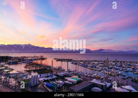 Le lac Léman dans la lueur du matin Banque D'Images